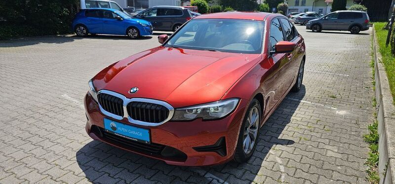 Orange Gebraucht 2021 BMW 318 Advantage Limousine | 24.799 € (Etwas zu teuer) - Bild 1/4