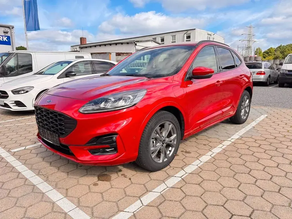Gebraucht Ford Kuga ST-Line 224 PS (164 kW) 2023 Rot SUV