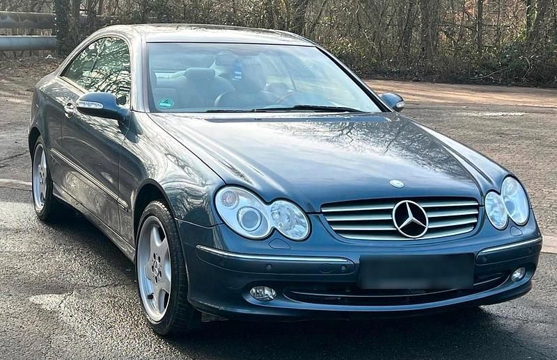 Gebraucht Mercedes CLK320 218 PS (160 kW) 2004 Blau Coupé