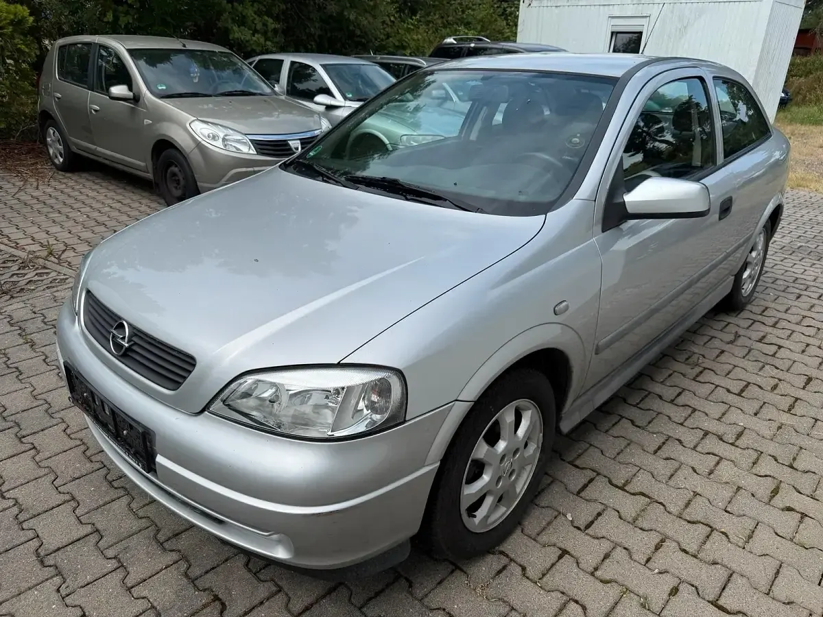 Gebraucht Opel Astra 100 PS (73 kW) 2000 Silber Limousine