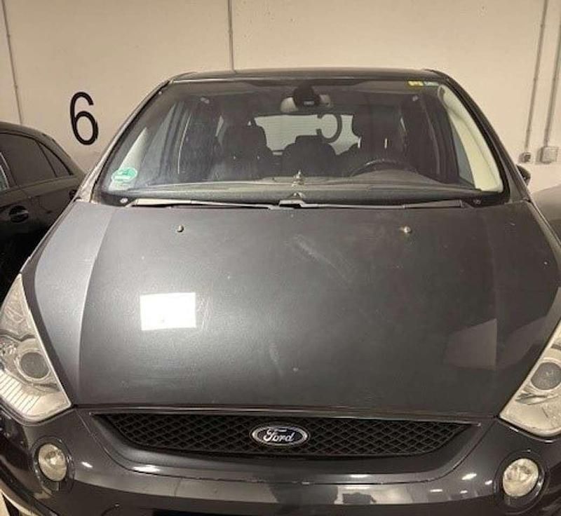 Gebraucht Ford S-MAX Titanium 160 PS (117 kW) 2008 Grau Van / Kleinbus
