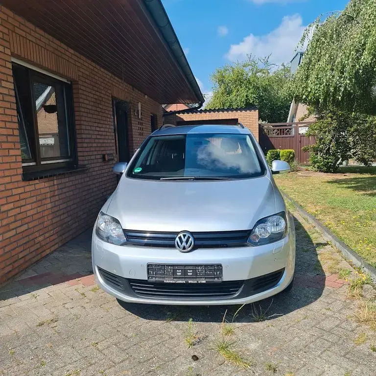 Gebraucht VW Golf Plus Cross Trendline 105 PS (77 kW) 2011 Silber Van / Kleinbus