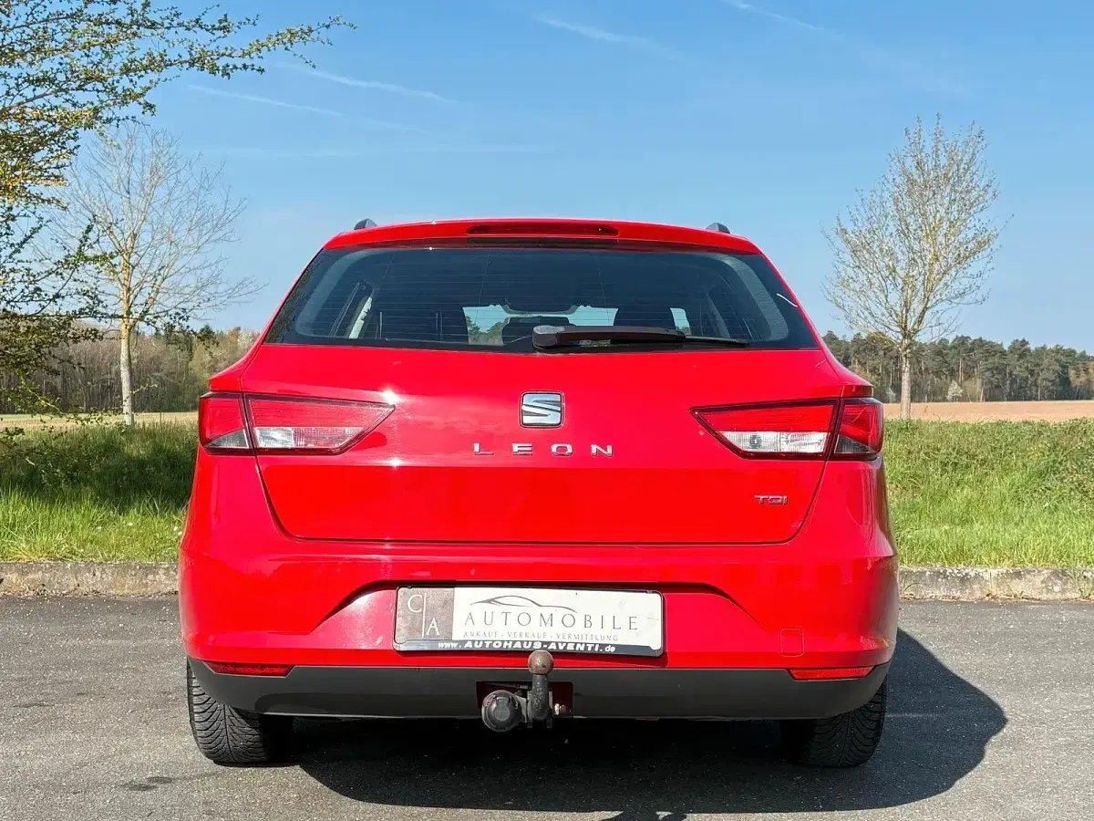 Używany Seat Leon ST Reference 110 KM (80 kW) 2016 Czerwony Kombi
