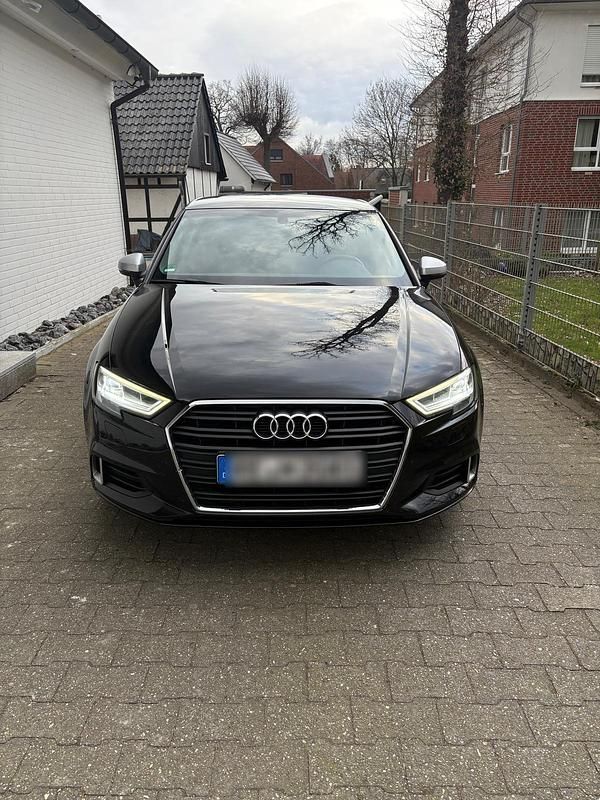 Schwarz Gebraucht 2017 Audi A3 Limousine | 16.500 € (Fairer Preis) - Bild 1/4