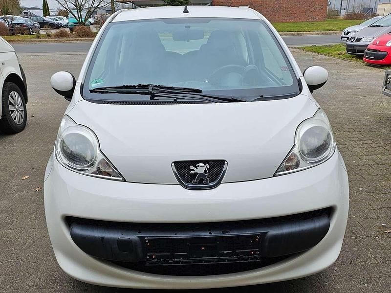 Weiß Gebraucht 2008 Peugeot 107 Filou Kleinwagen | 1.850 € (Fairer Preis) - Bild 1/4