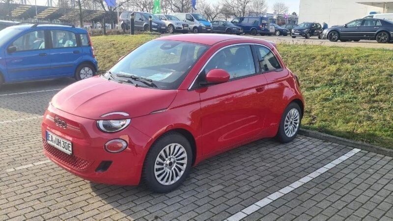 Rot Gebraucht 2022 Fiat 500e Red Limousine | 21.149 € (Fairer Preis) - Bild 1/4