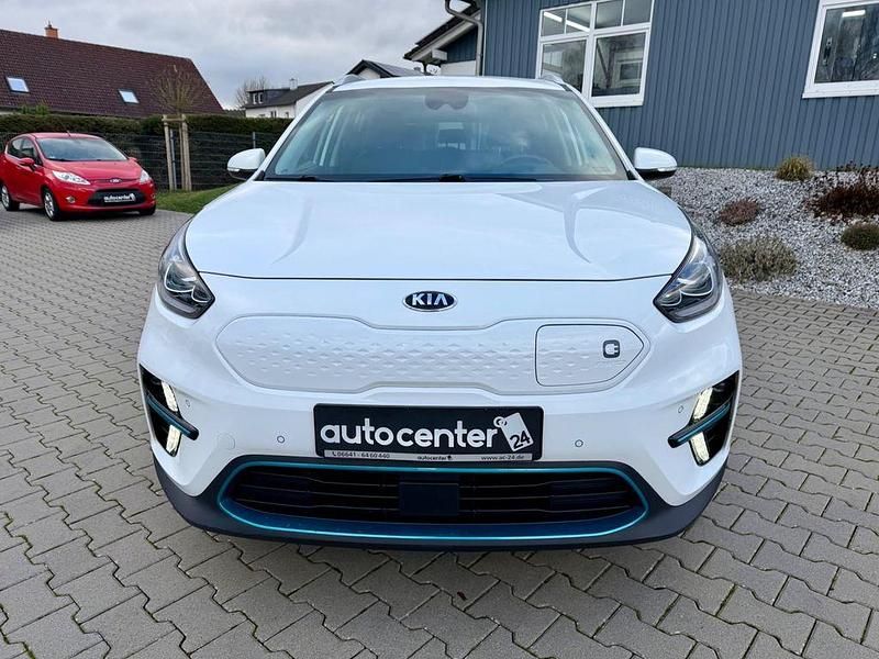 Gebraucht Kia e-Niro Spirit 150 kW (204 PS) 2022 Weiß SUV