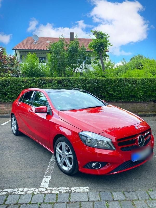 Rot Gebraucht 2013 Mercedes A180 Kombi | 14.000 € (Fairer Preis) - Bild 1/4