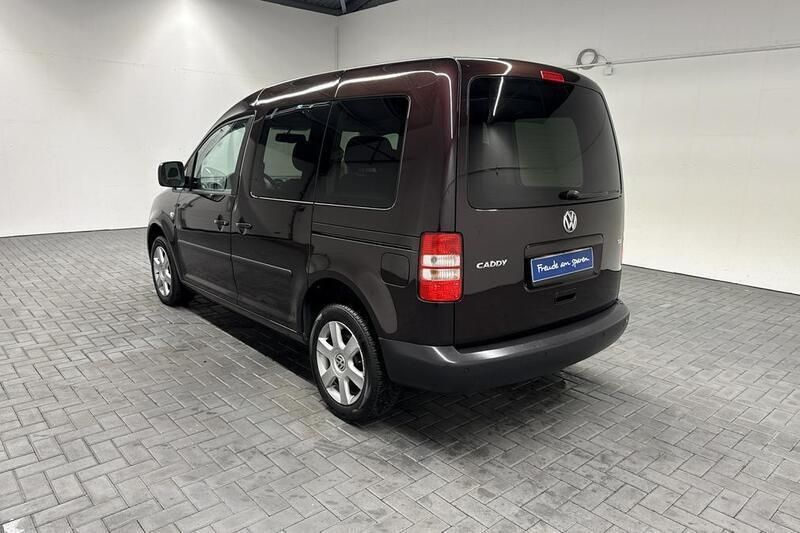 Gebraucht VW Caddy 102 PS (75 kW) 2014 Rot (blackberrymet.) Van / Kleinbus