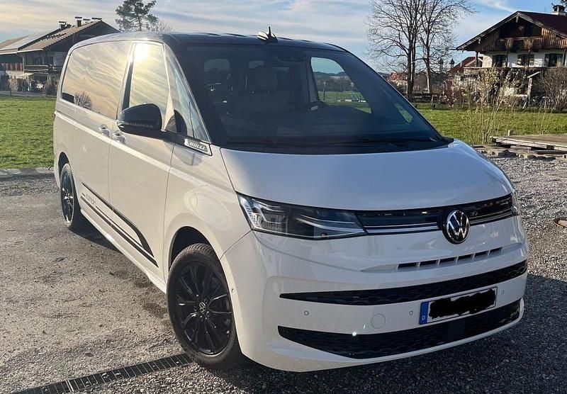 Gebraucht VW Multivan Edition 150 PS (110 kW) 2025 Weiß Van