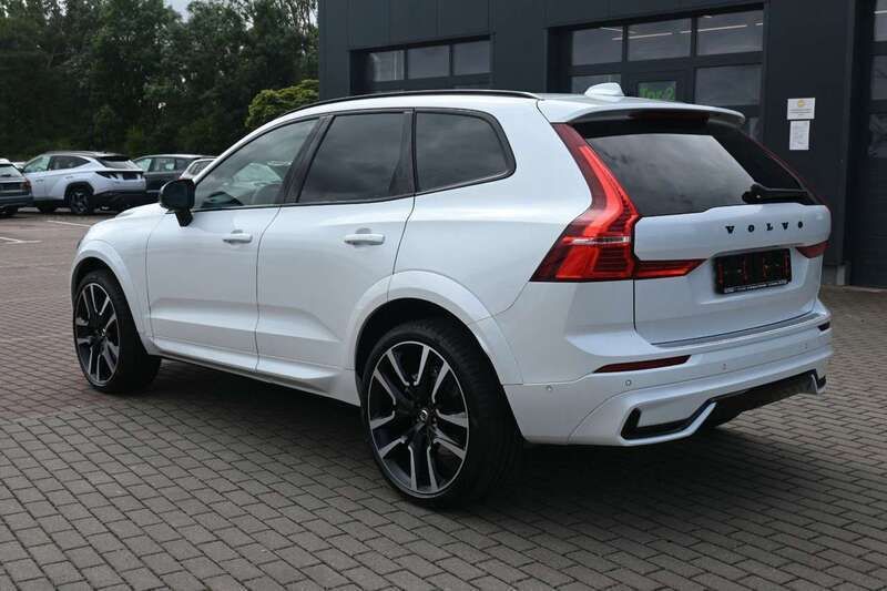 Gebraucht Volvo XC60 Ultimate 197 PS (144 kW) 2024 Weiß SUV