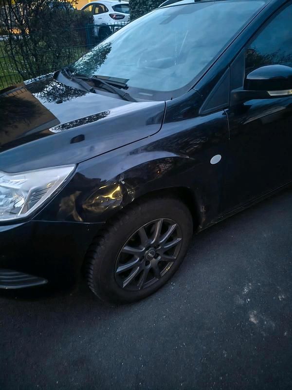 Gebraucht Ford Focus 113 PS (83 kW) 2010 Schwarz Kombi