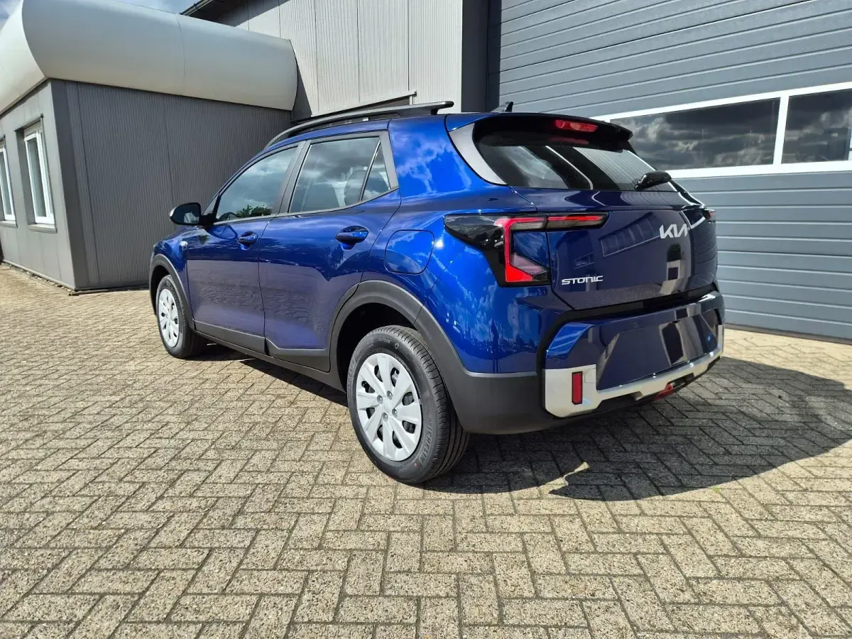 Neu Kia Stonic 116 PS (85 kW) 2026 Smoke blue metallic SUV