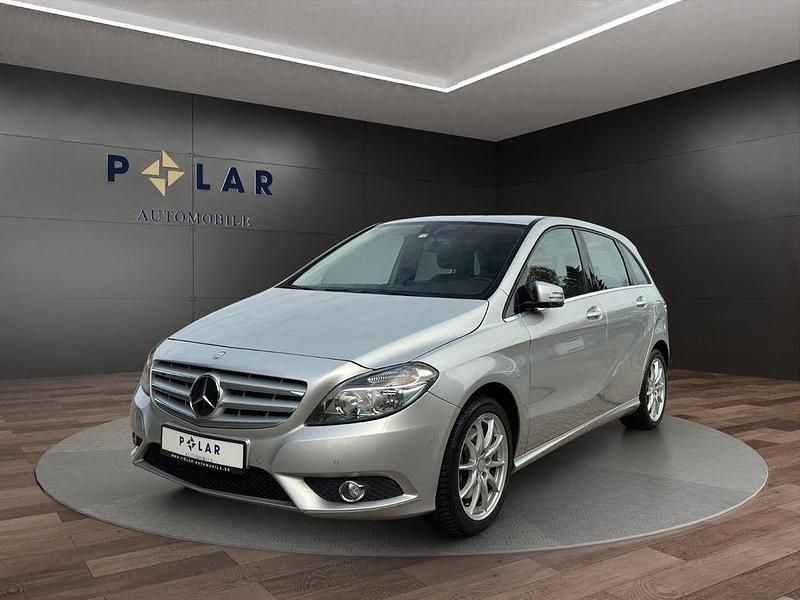 Silber Gebraucht 2013 Mercedes B250 Van / Kleinbus | 17.990 € (Etwas zu teuer) - Bild 1/4