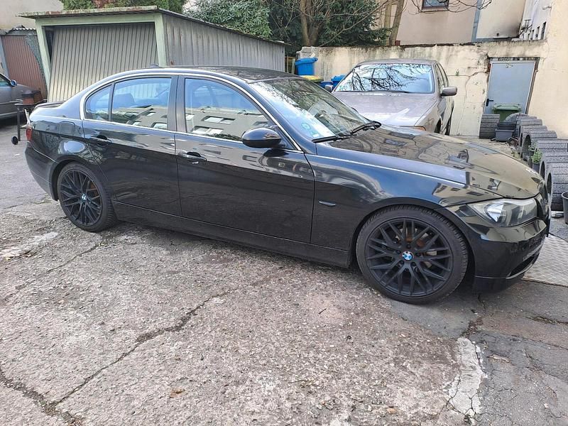 Gebraucht BMW 325 219 PS (161 kW) 2005 Schwarz Limousine