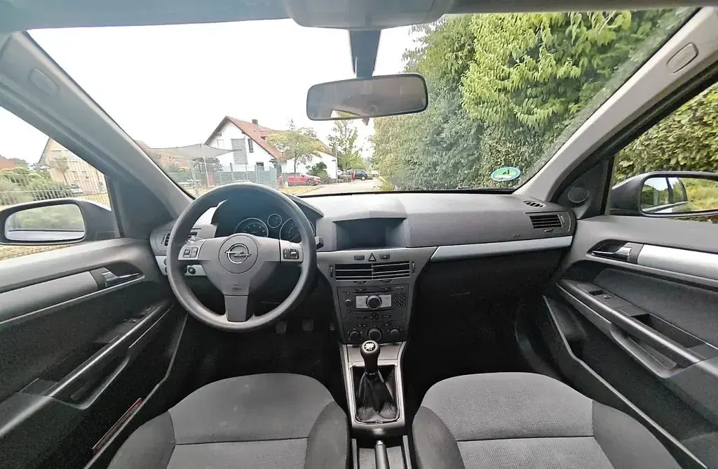 Gebraucht Opel Astra 105 PS (77 kW) 2005 Grau Limousine