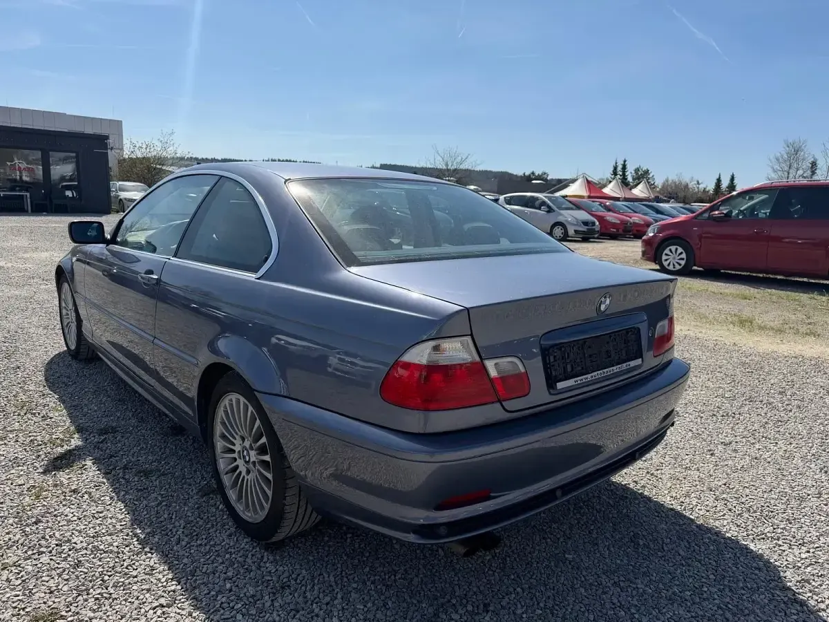 Używany BMW 325 Performance 192 KM (141 kW) 2001 Niebieski Coupe