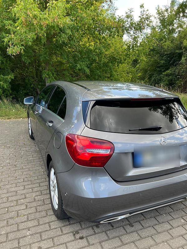 Gebraucht Mercedes A200 2016 Grau Limousine