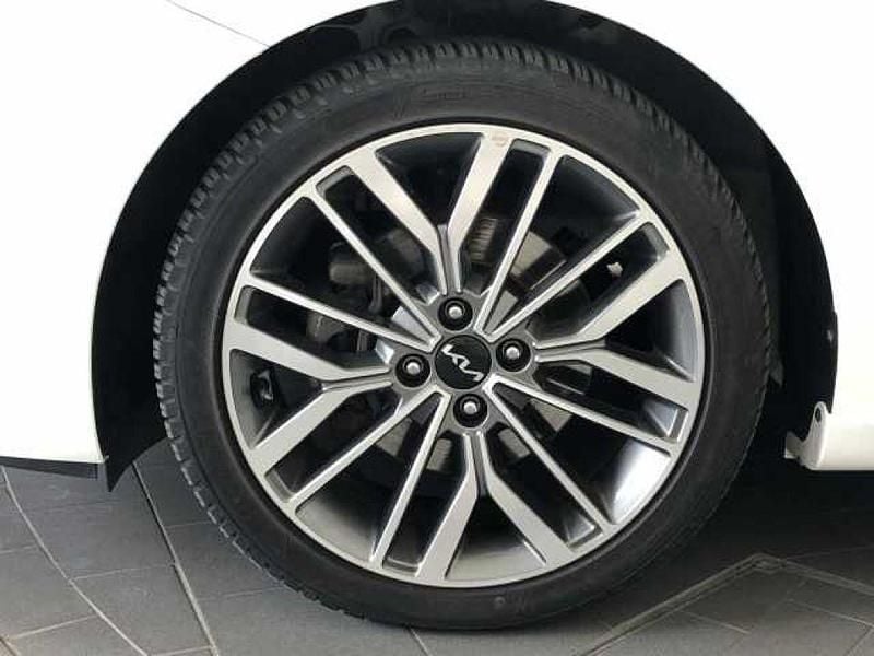 Gebraucht Kia Rio 120 PS (88 kW) 2022 Schneeweiss Limousine