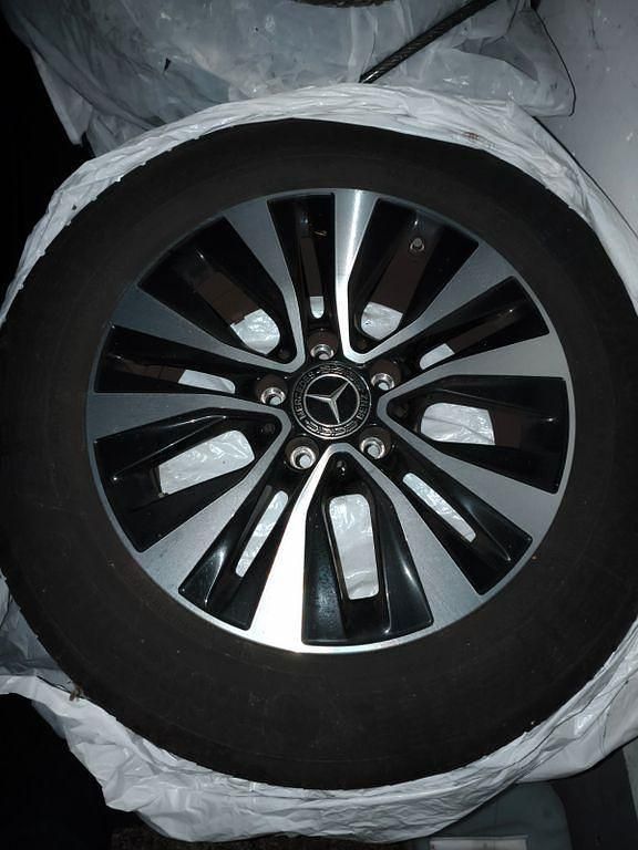 Gebraucht Mercedes B180 Advanced 116 PS (85 kW) 2022 Grau Van / Kleinbus