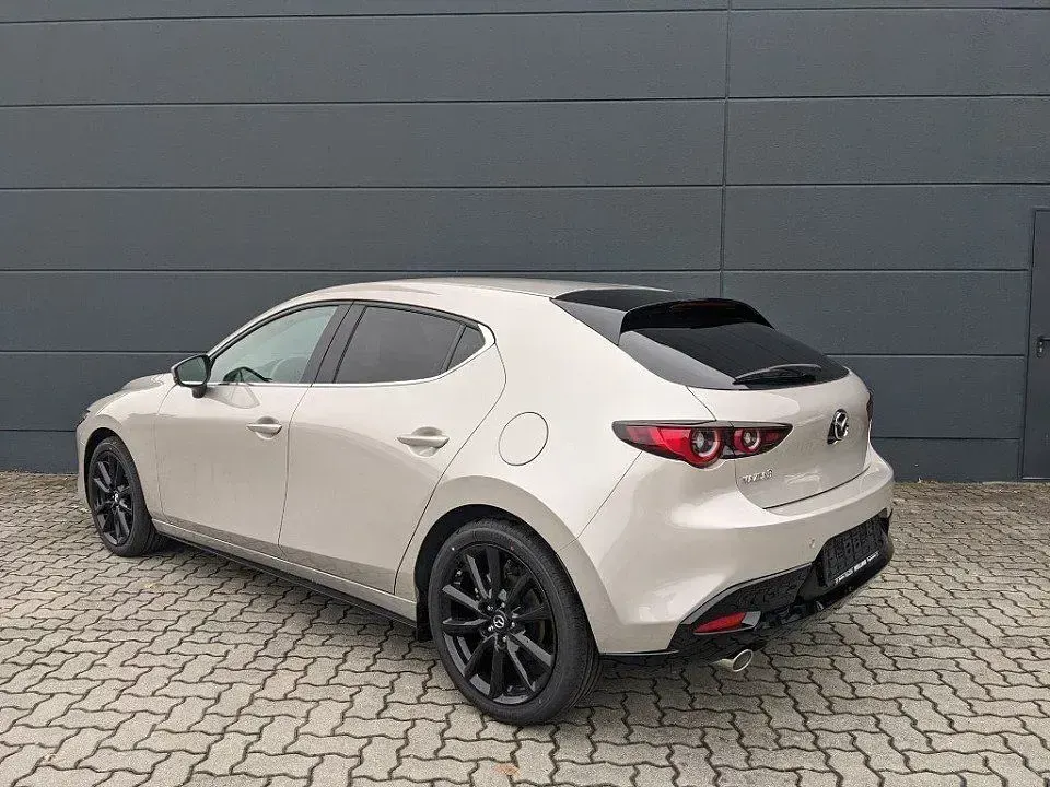 Neu Mazda 3 Homura-Line 140 PS (102 kW) 2026 Grau Limousine
