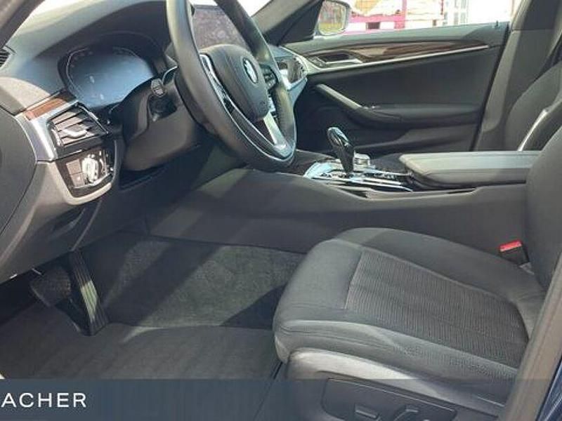 Gebraucht BMW 520 Efficient Dynamics 190 PS (139 kW) 2022 Phytonicblau Kombi