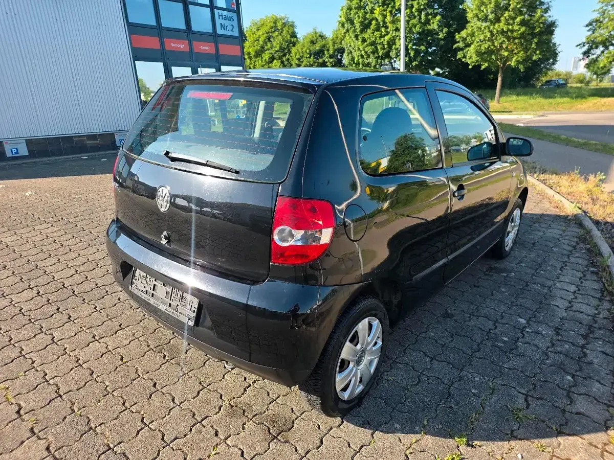 Gebraucht VW Fox 54 PS (39 kW) 2006 Schwarz Kleinwagen