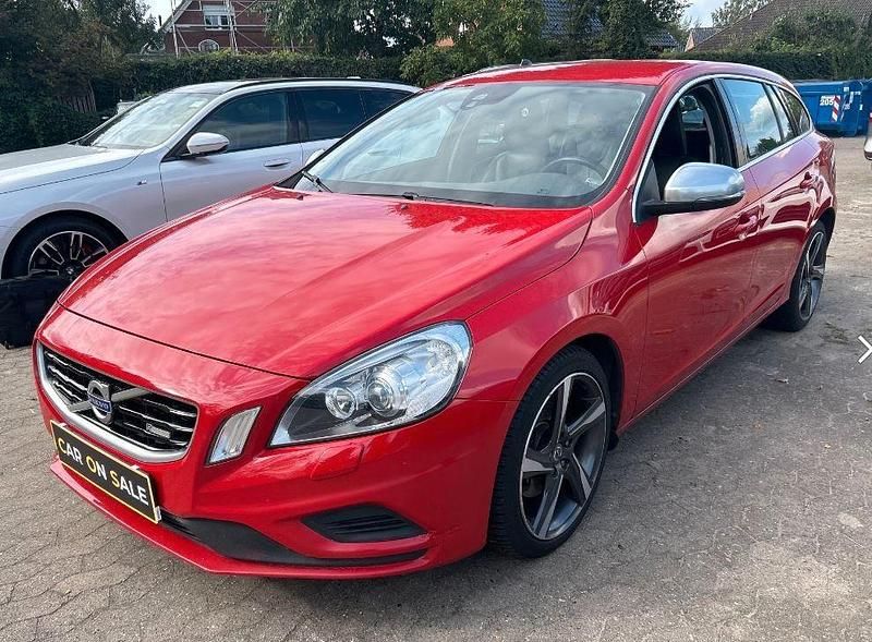 Rot Gebraucht 2013 Volvo V60 R-Design Kombi | 8.499 € (Guter Preis) - Bild 1/4