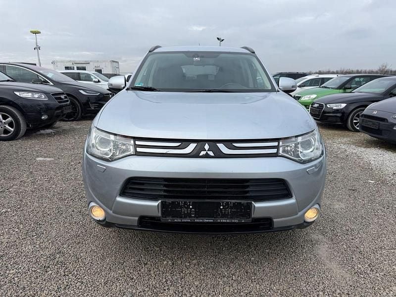 Gebraucht Mitsubishi Outlander Intense 150 PS (110 kW) 2013 Silber SUV