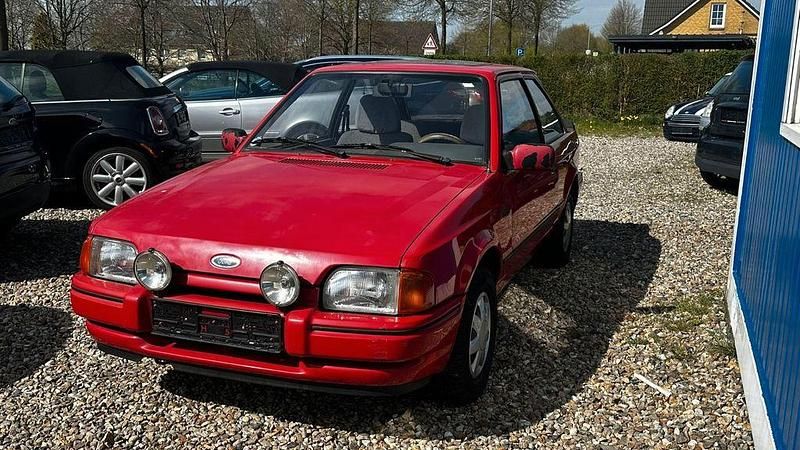 Second-hand Ford Escort 60 CP (44 kW) 1987 Roșu Coupe