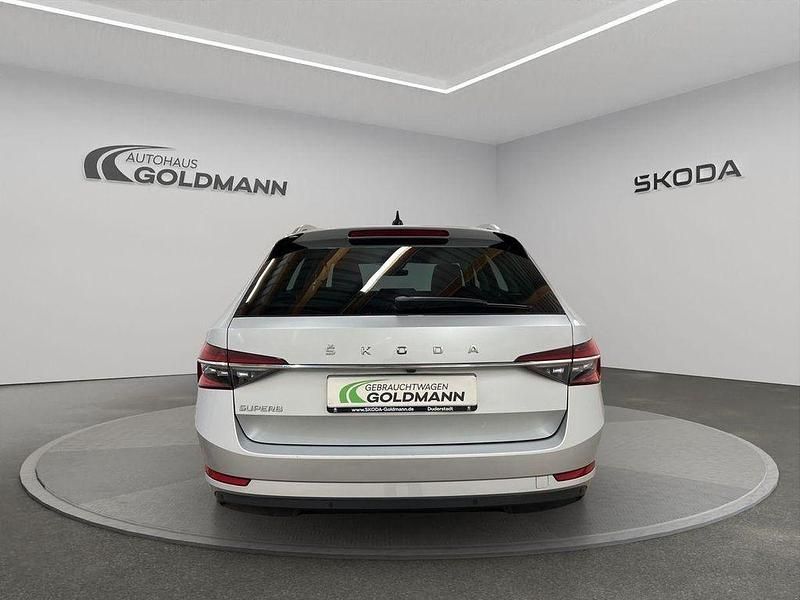 Gebraucht Skoda Superb Style 200 PS (147 kW) 2022 Brillantsilber metallic Kombi