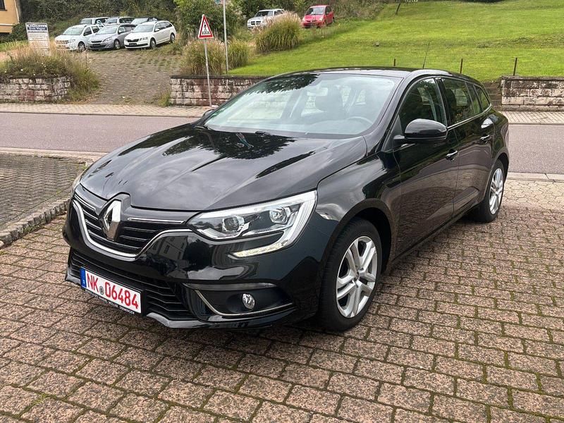 Schwarz Gebraucht 2018 Renault Mégane GrandTour Kombi | 11.950 € (Guter Preis) - Bild 1/4