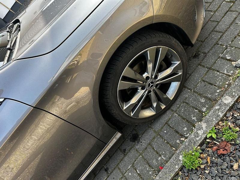 Gebraucht Mercedes CLA180 109 PS (80 kW) 2017 Grau Limousine