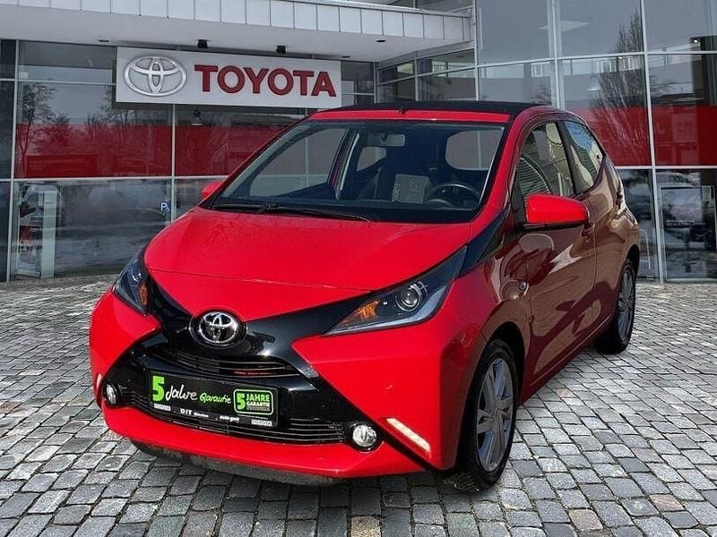 Gebraucht Toyota Aygo X-wave 69 PS (50 kW) 2015 Super red 5 Kleinwagen