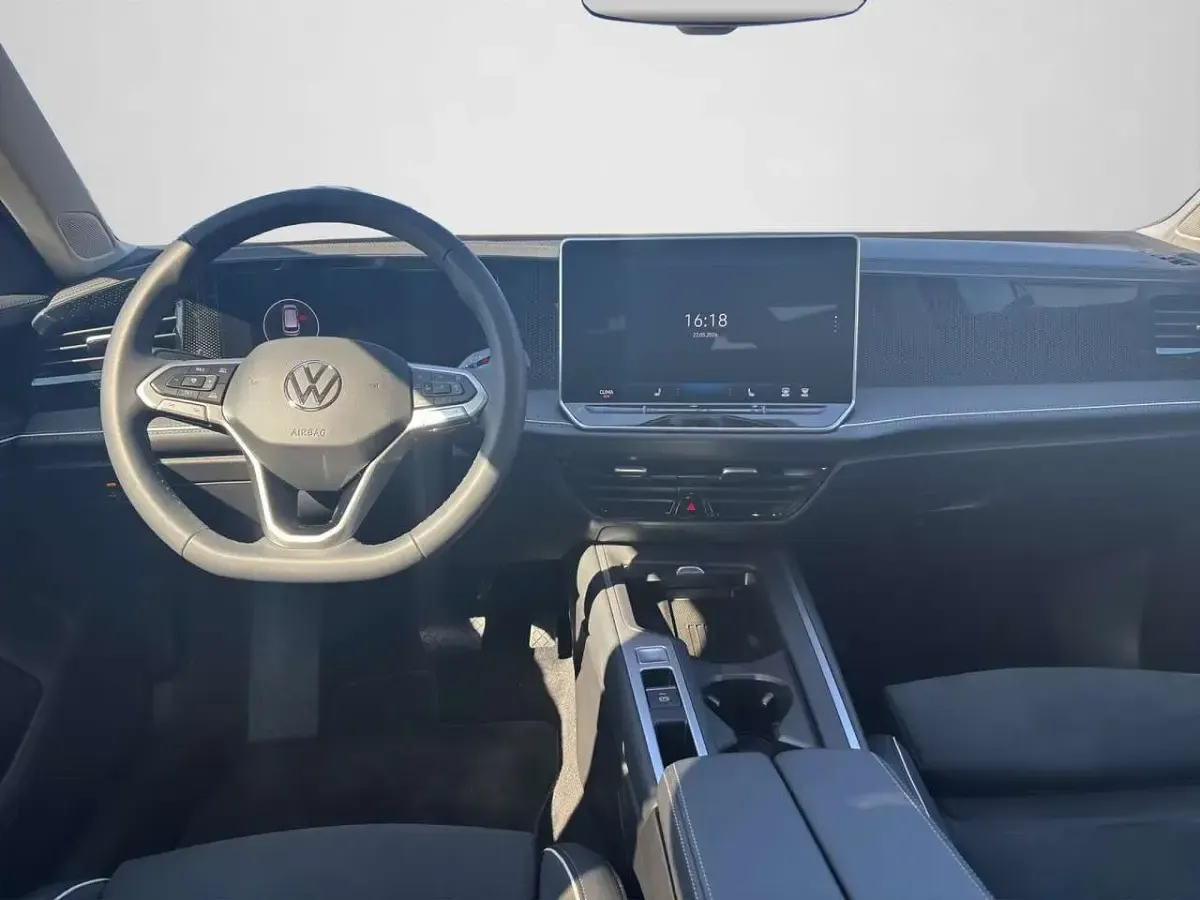 Gebraucht VW Passat Business 150 PS (110 kW) 2025 Grenadillschwarz metallic (metallic) Kombi