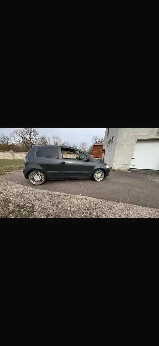 Gebraucht VW Fox 54 PS (39 kW) 2006 Schwarz Kleinwagen
