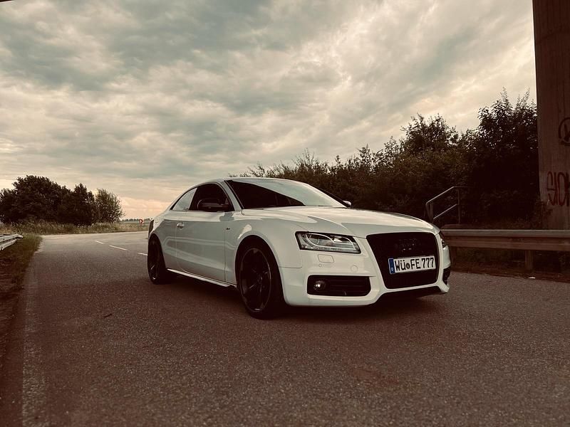 Weiß Gebraucht 2010 Audi A5 S-Line Coupé | 10.000 € (Fairer Preis) - Bild 1/4