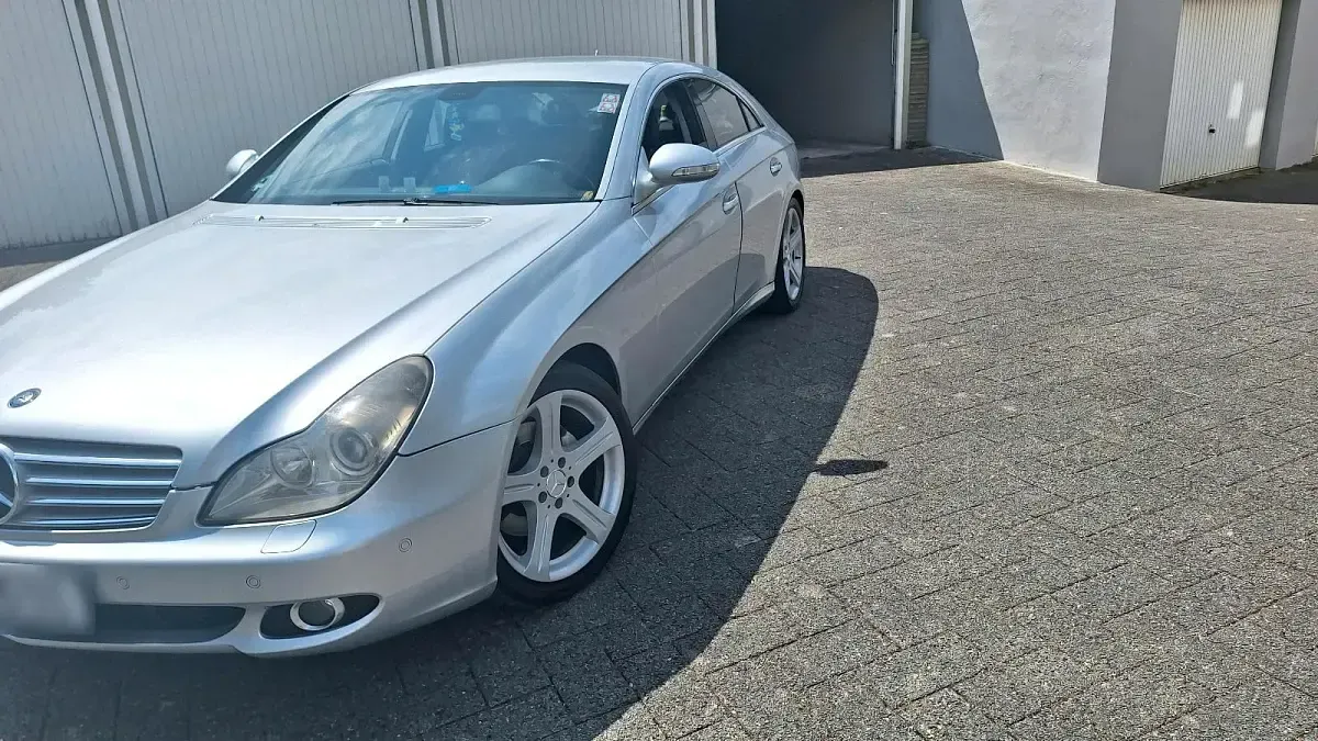 Gebraucht Mercedes CLS320 224 PS (164 kW) 2006 Silber Coupé