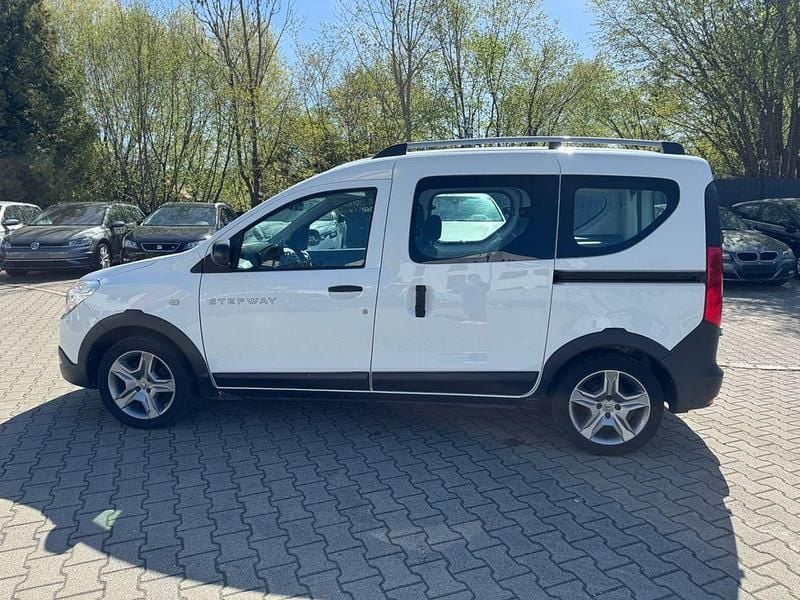 Gebraucht Dacia Dokker Stepway 109 PS (80 kW) 2019 Weiß Van / Kleinbus