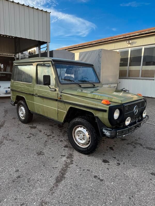 Grün Gebraucht 1981 Mercedes G300 SUV | 6.500 € - Bild 1/4