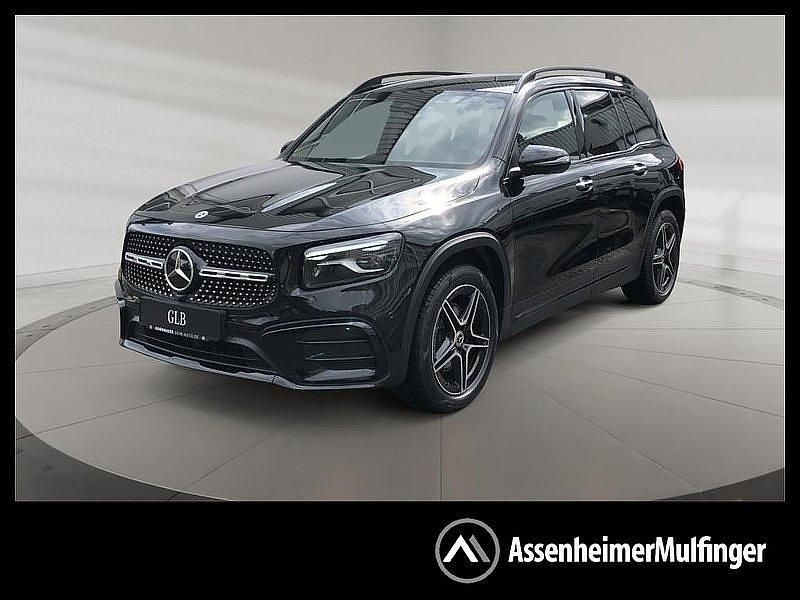Schwarz metalliclack kosmosschwarz Gebraucht 2025 Mercedes GLB200 SUV | 51.580 € - Bild 1/4