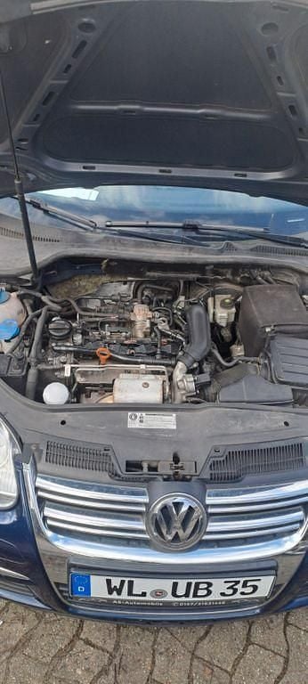 Gebraucht VW Jetta Comfortline 122 PS (89 kW) 2009 Blau Limousine