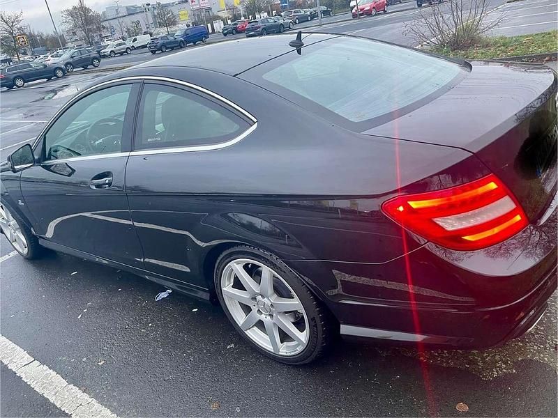 Gebraucht Mercedes C220 Style 170 PS (125 kW) 2012 Schwarz Coupé