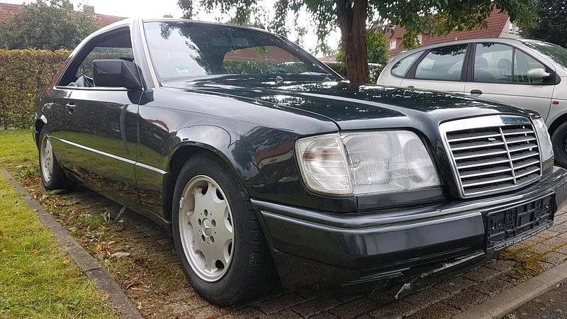 Gebraucht Mercedes E300 180 PS (132 kW) 1987 Schwarz Coupé
