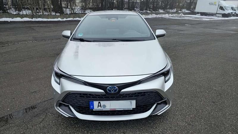 Gebraucht Toyota Corolla Hybrid Team 140 PS (102 kW) 2023 Grau Kleinwagen