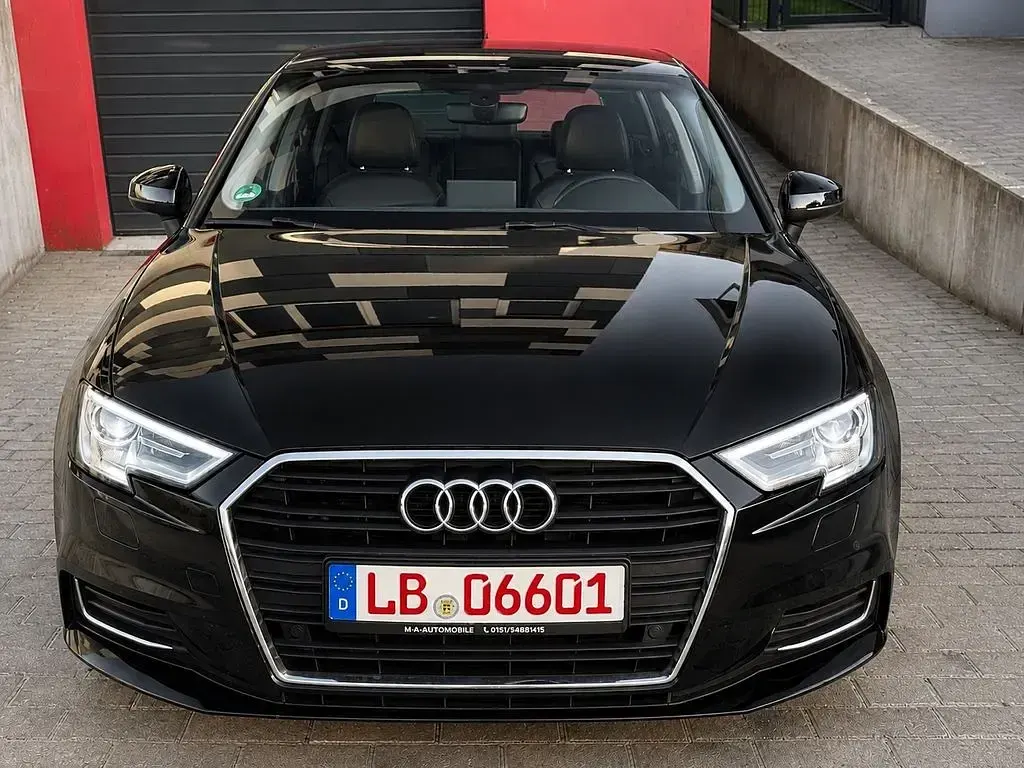 Gebraucht Audi A3 Design 116 PS (85 kW) 2018 Schwarz Limousine