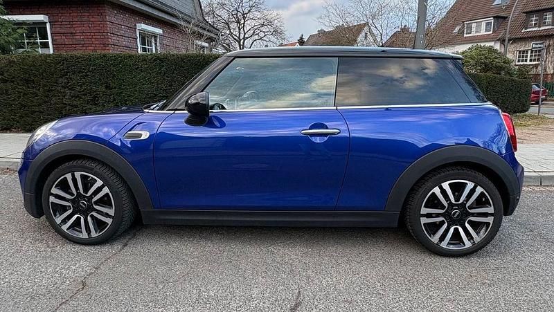 Gebraucht Mini Cooper 136 PS (100 kW) 2018 Blau Kleinwagen