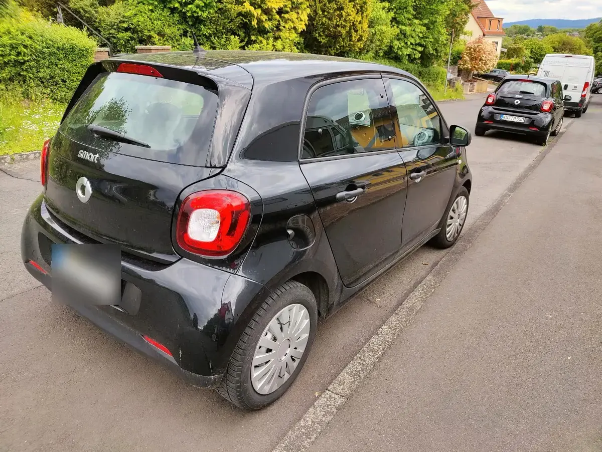Gebraucht Smart ForFour 71 PS (52 kW) 2018 Schwarz Kleinwagen