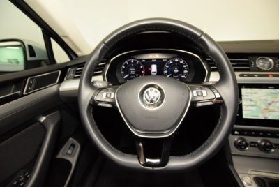 Gebraucht VW Passat Comfortline 150 PS (110 kW) 2018 Silber metallic Kombi