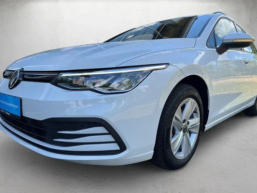 Gebraucht VW Golf VIII Life 110 PS (80 kW) 2023 Weiß Kombi